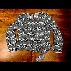 EUC XS Talbot’s Black and White Patterned Long Sleeve Tie Blouse